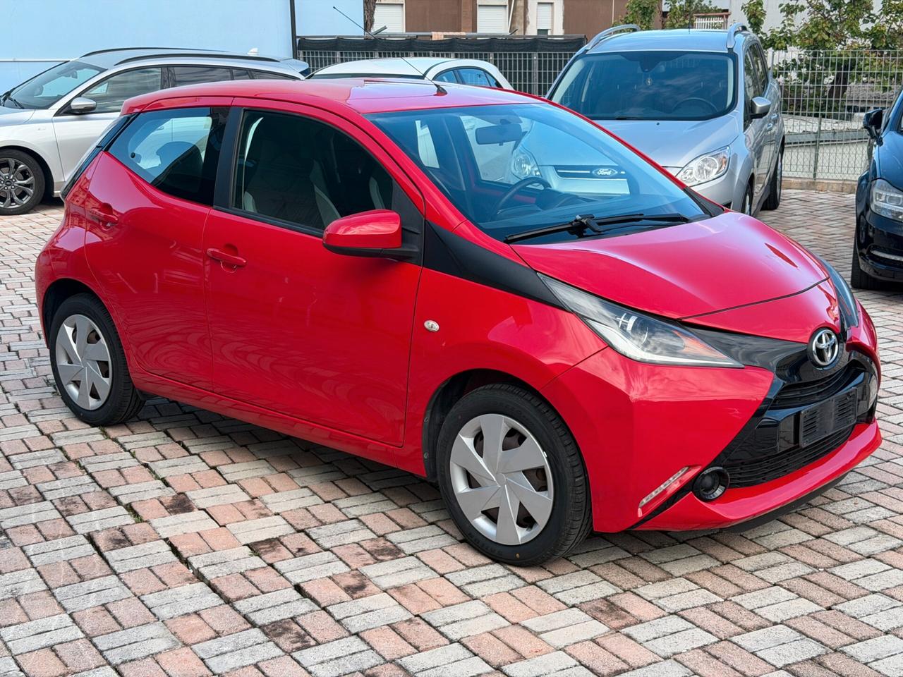 Toyota Aygo 1.0 VVT-i 69 CV 5 porte x-cool