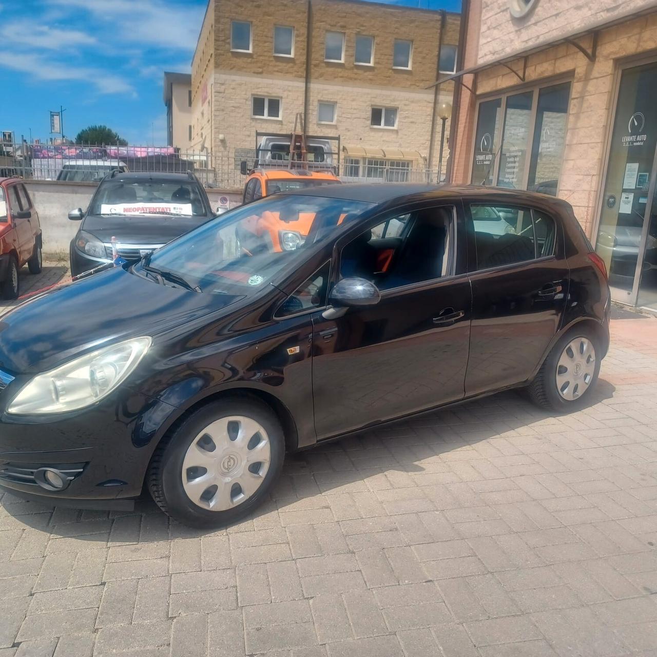 111.978KM CORSA 1.2 NEOPATENTATI BUONE CONDIZIONI