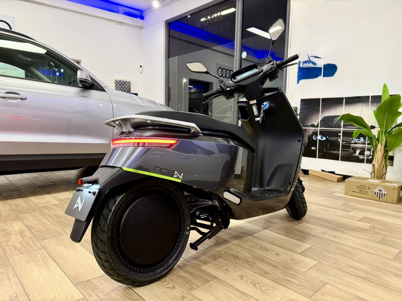 Scooter elettrico LvNeng NCE S