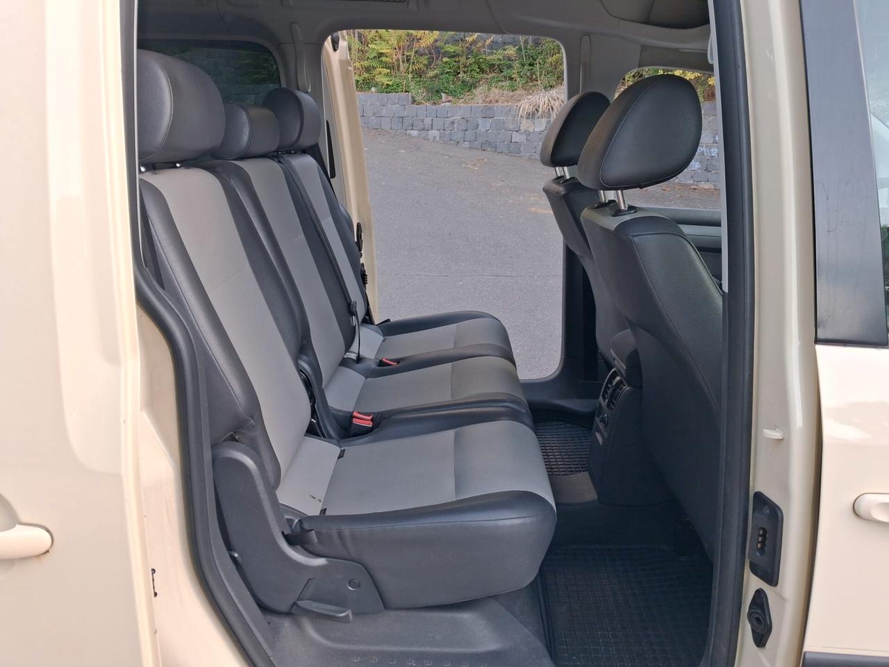 Volkswagen Caddy Pianale ribassato con rampa disabili in carrozzina