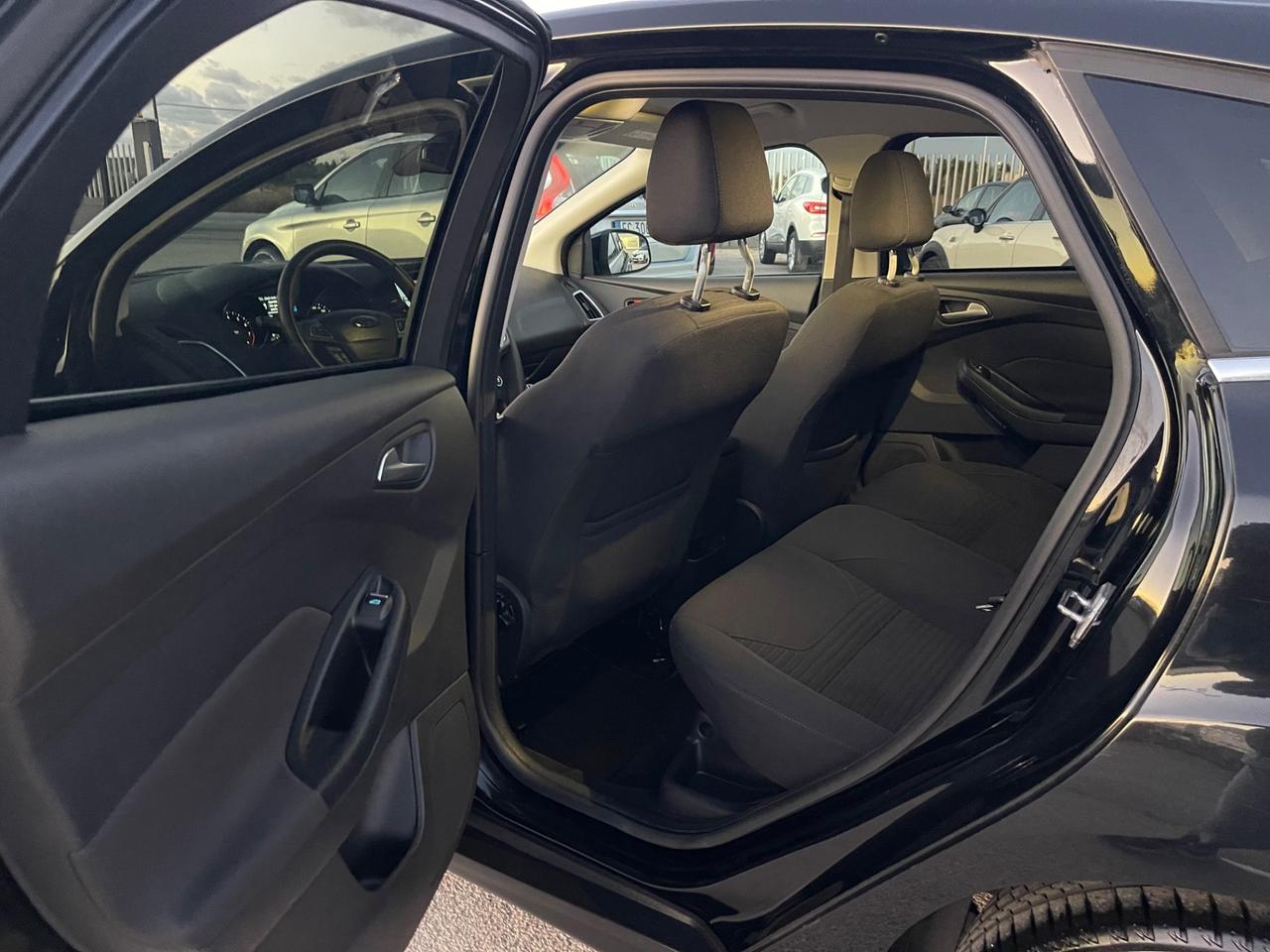 FORD FOCUS 1.0 125CV BERLINA TITANIUM FULL LED