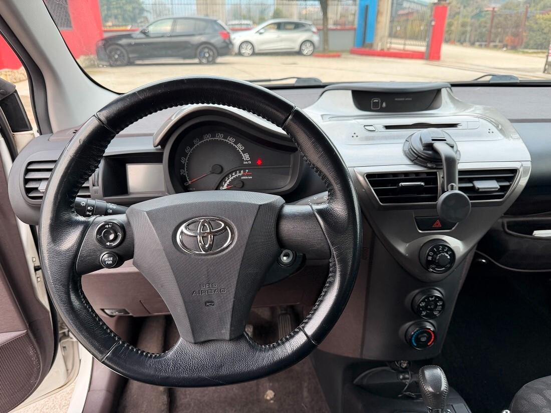 Toyota iQ 1.0 Multidrive
