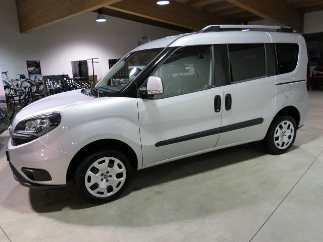 FIAT Doblo Doblò 1.4 T-Jet 16V Easy 7 POSTI