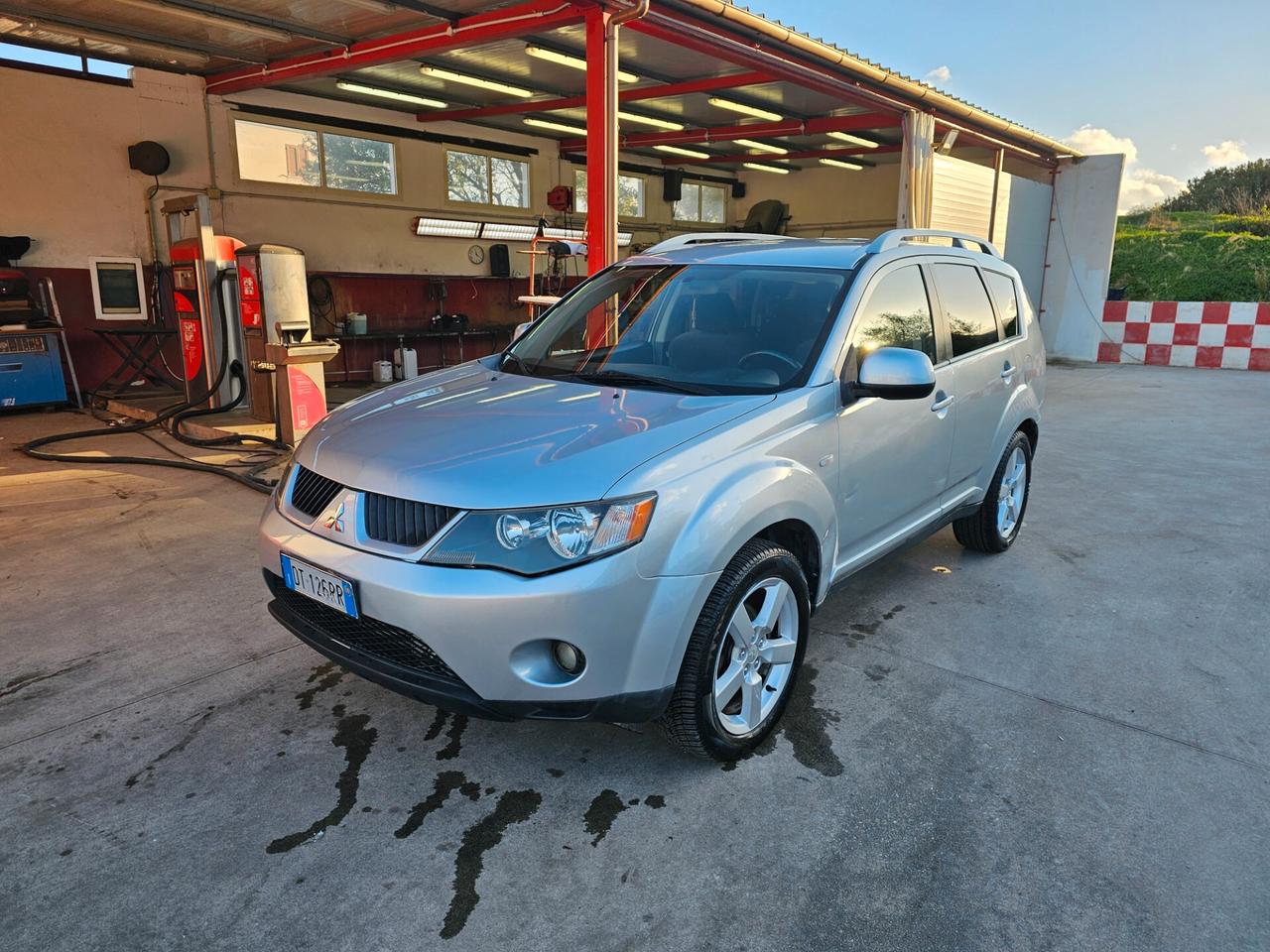 Mitsubishi Outlander 2.0 DI-D Instyle 7 p.ti DPF