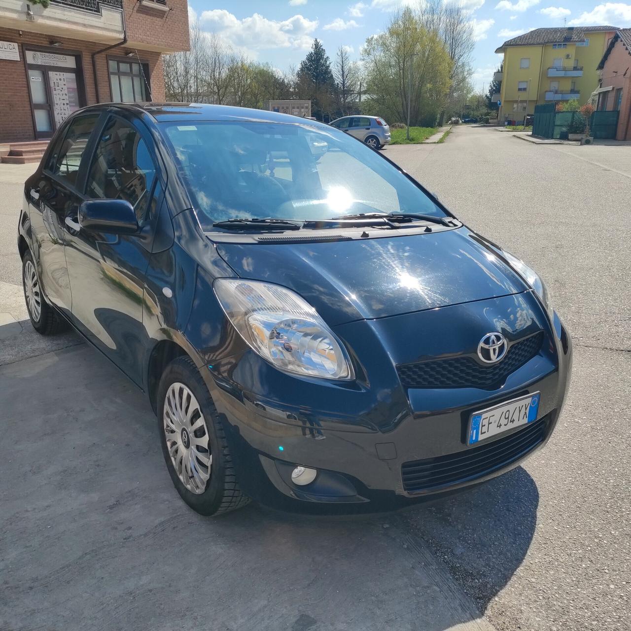 Toyota Yaris 1.0 5 porte Sol