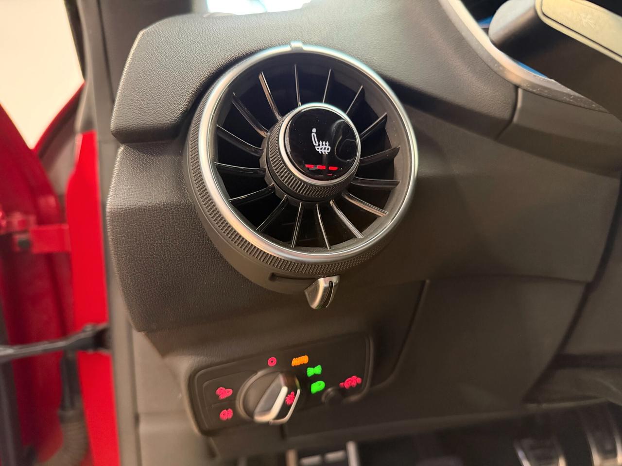 Audi TT 2.0 TDI S-line int/est -FARI LED-TAGLIANDI CERTIFICATI