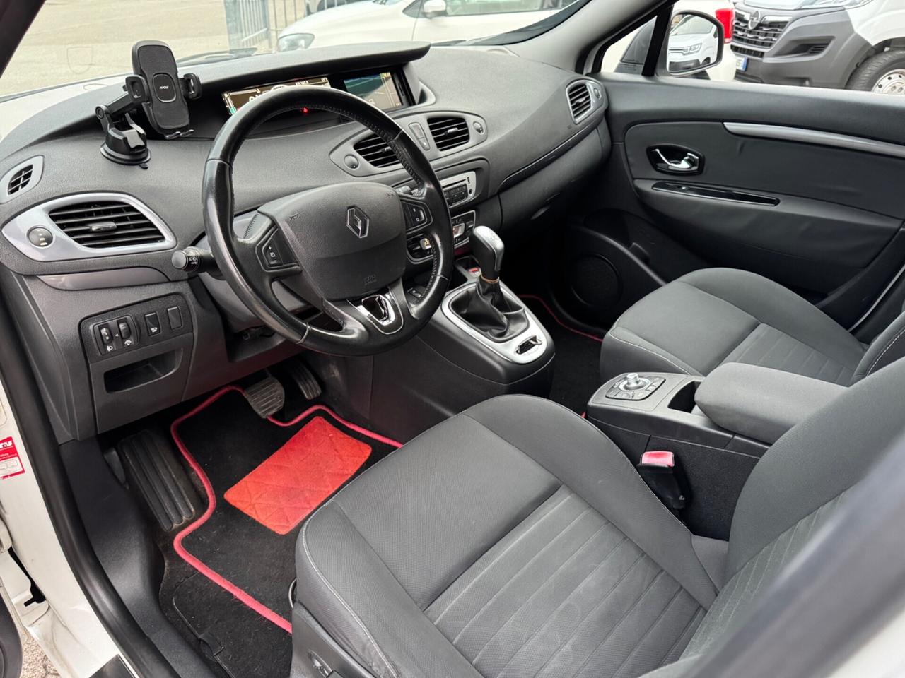 Renault Scenic XMod dCi 110 CV EDC Limited