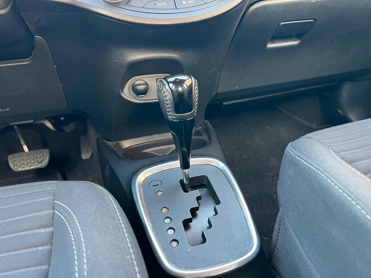 Toyota Yaris 1.5 Hybrid 5 porte Business