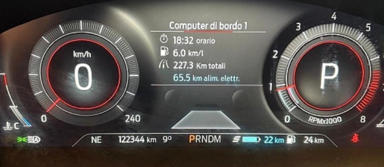 FORD EXPLORER HIBRID 4X4 CAMBIO AUT. ELETTRICA -Benz. 2.8 CV 363 Km 122. 344 garanzia 12 mesi