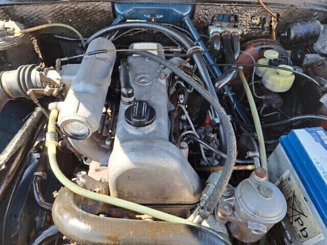 MERCEDES W115 D\8 220D LANG LIMOUSINE -ASI TARGA ORO-