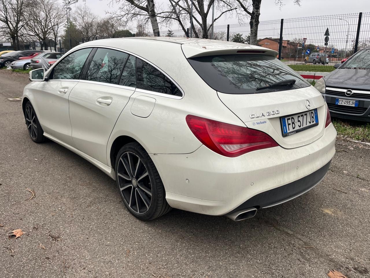 Mercedes-benz CLA 200 d Premium