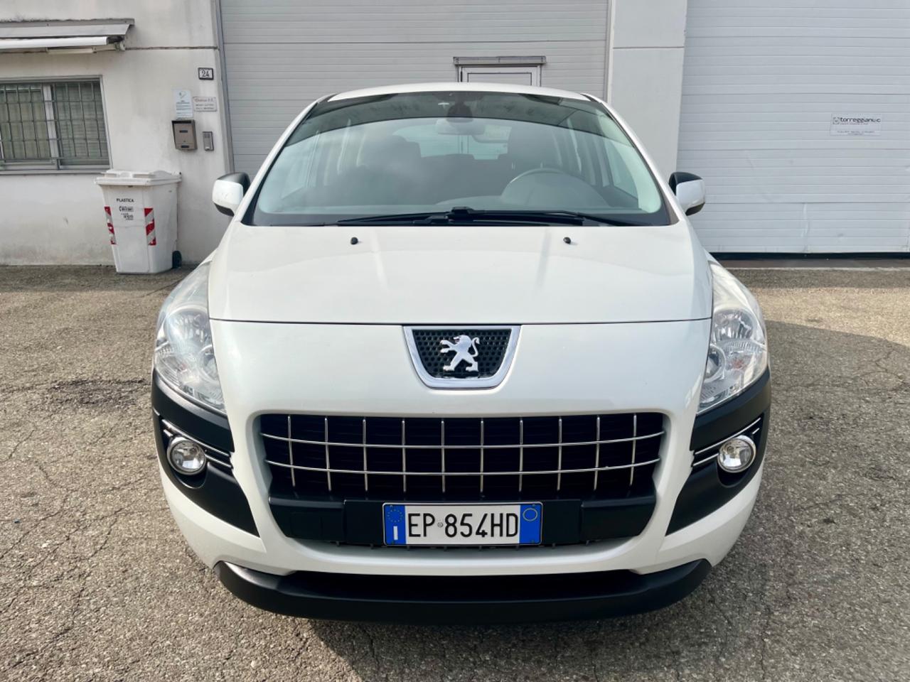 Peugeot 3008 1.6hdi 2012 118.000km cambio robotizzato perfetta