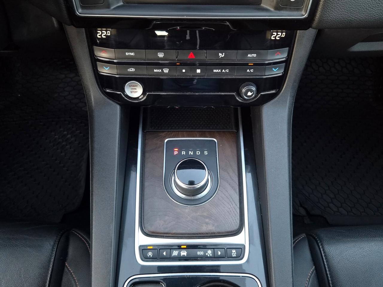 Jaguar F-Pace 2.0 D 180 CV AWD aut. Prestige