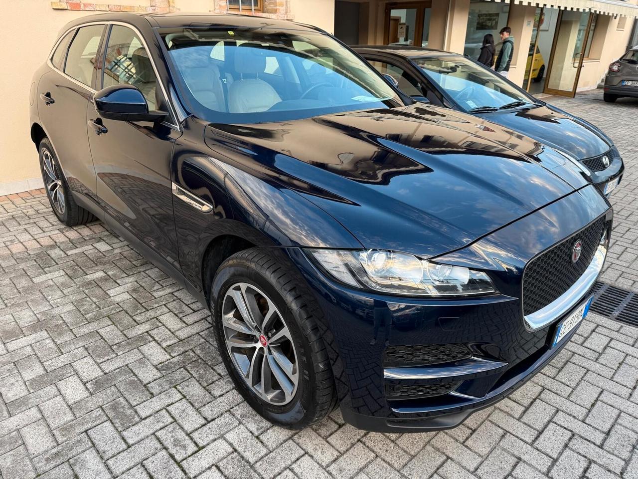 Jaguar F-Pace 2.0 180 CV AWD-4X4