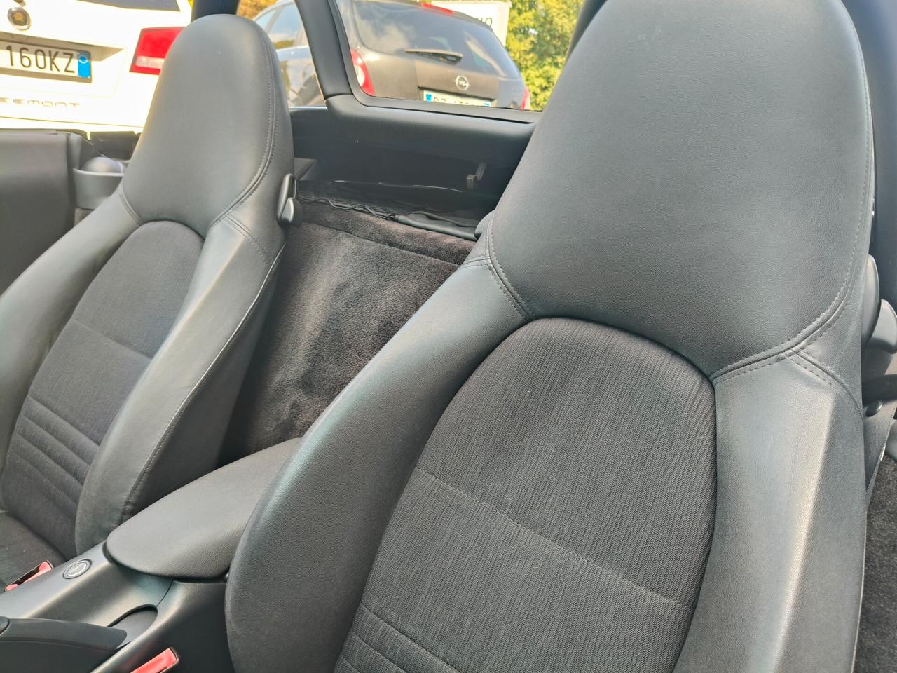 Porsche Boxster 2.5i 24V cat
