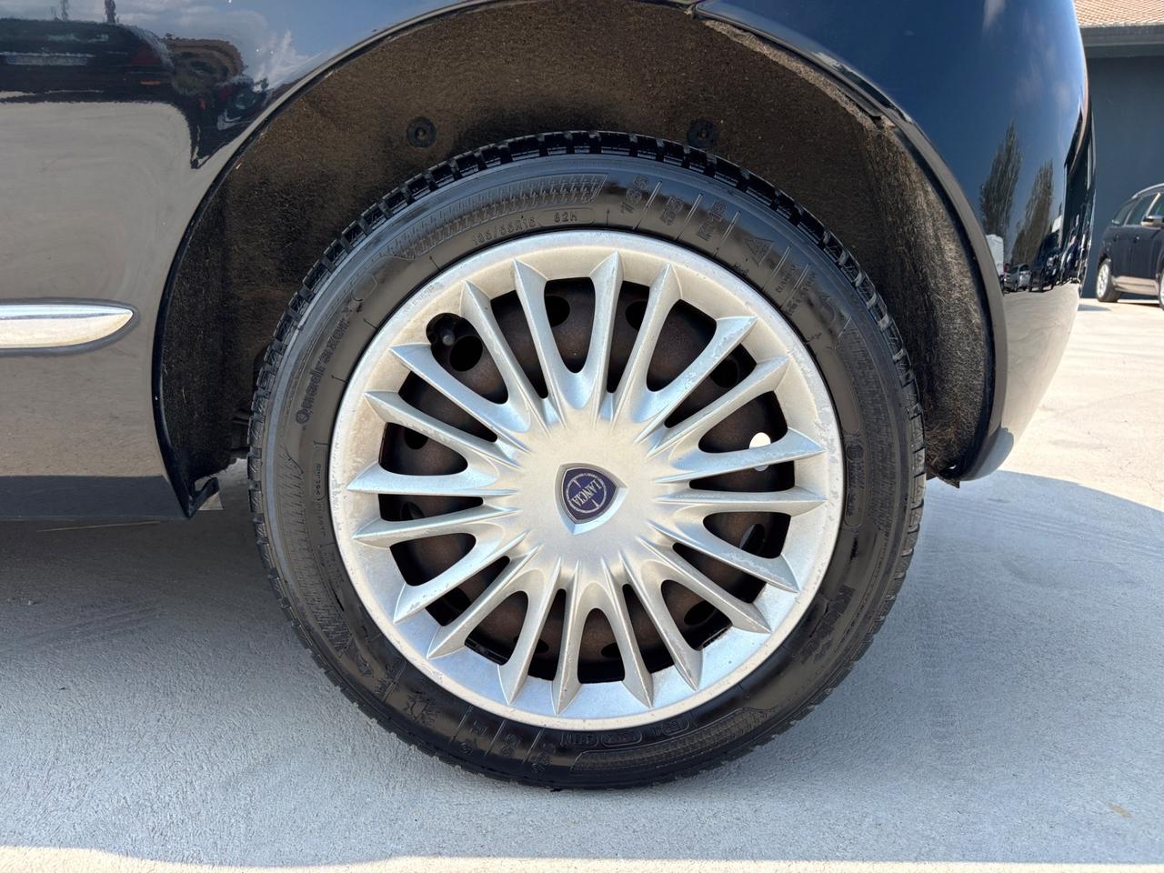 Lancia Ypsilon 1.3 MJT 75 CV Platino