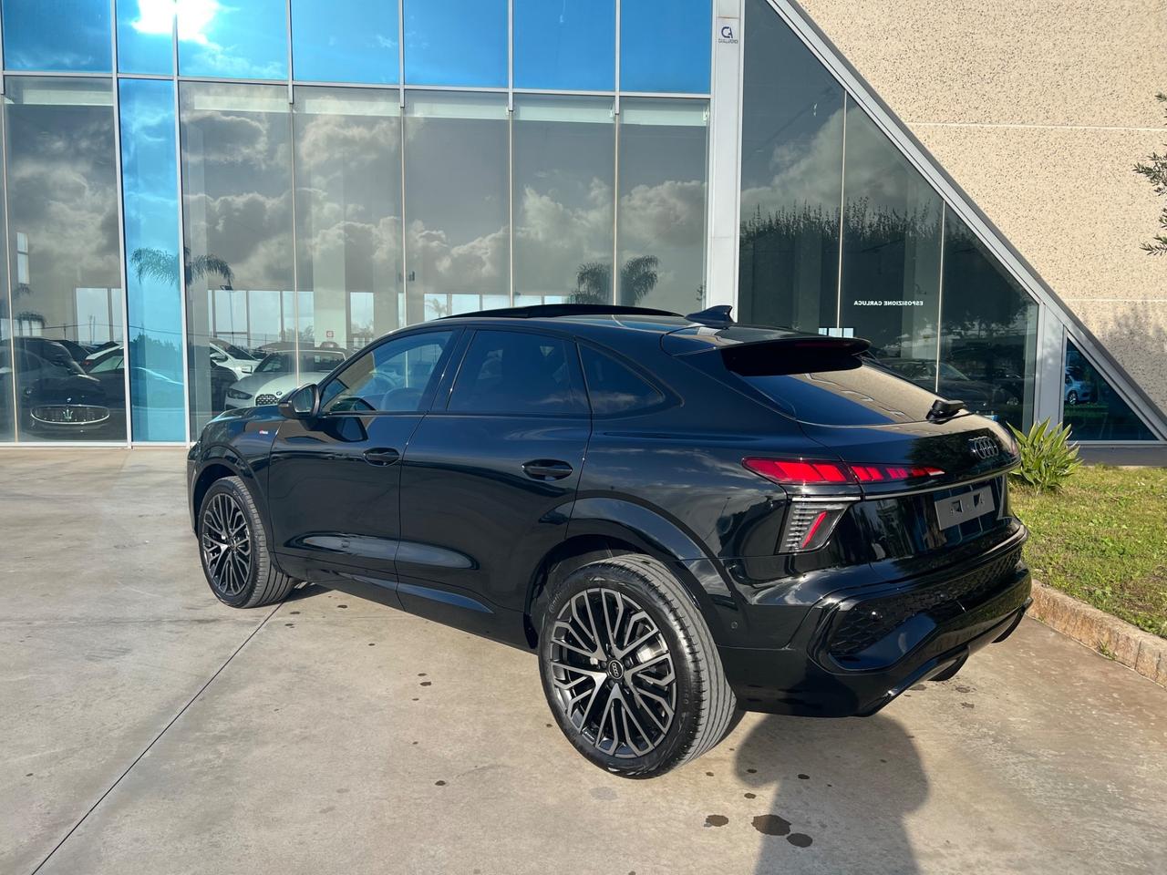 Audi Q3 Spb 2.0 S line Possibilità noleggio no scoring