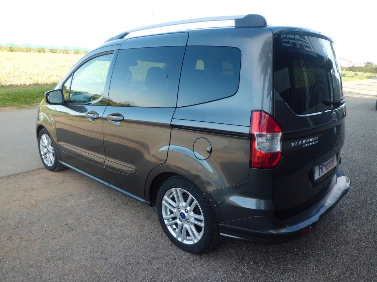 Ford Tourneo Connect Connect7 1.5 TDCi 120 CV Titanium