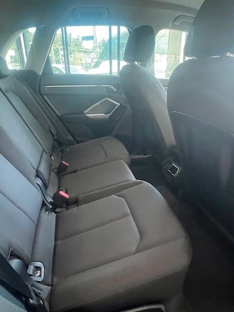 Audi Q3 40 TDI quattro S tronic Business Advanced
