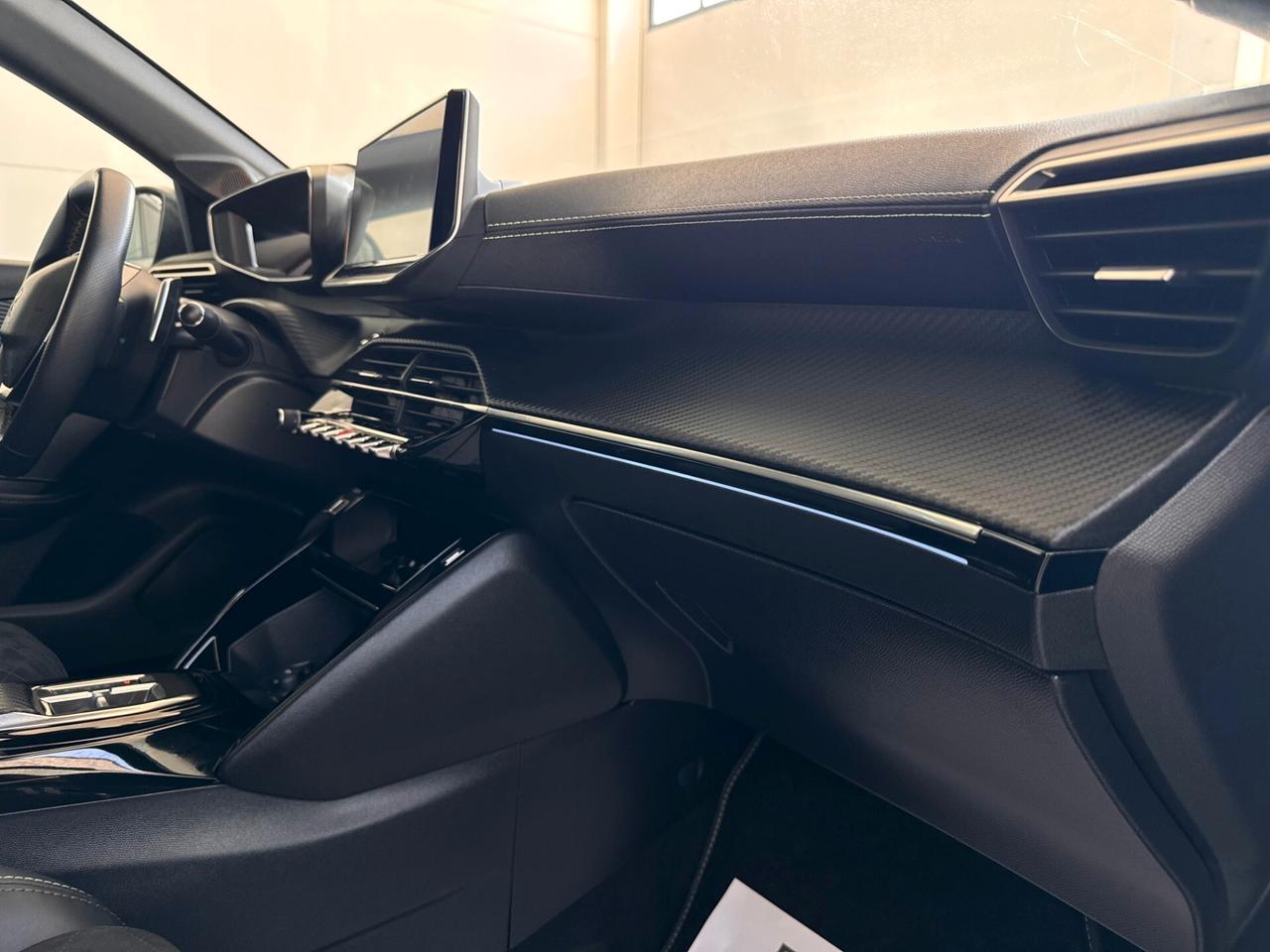 Peugeot 208 PureTech 130 Stop&Start EAT8 5 porte GT