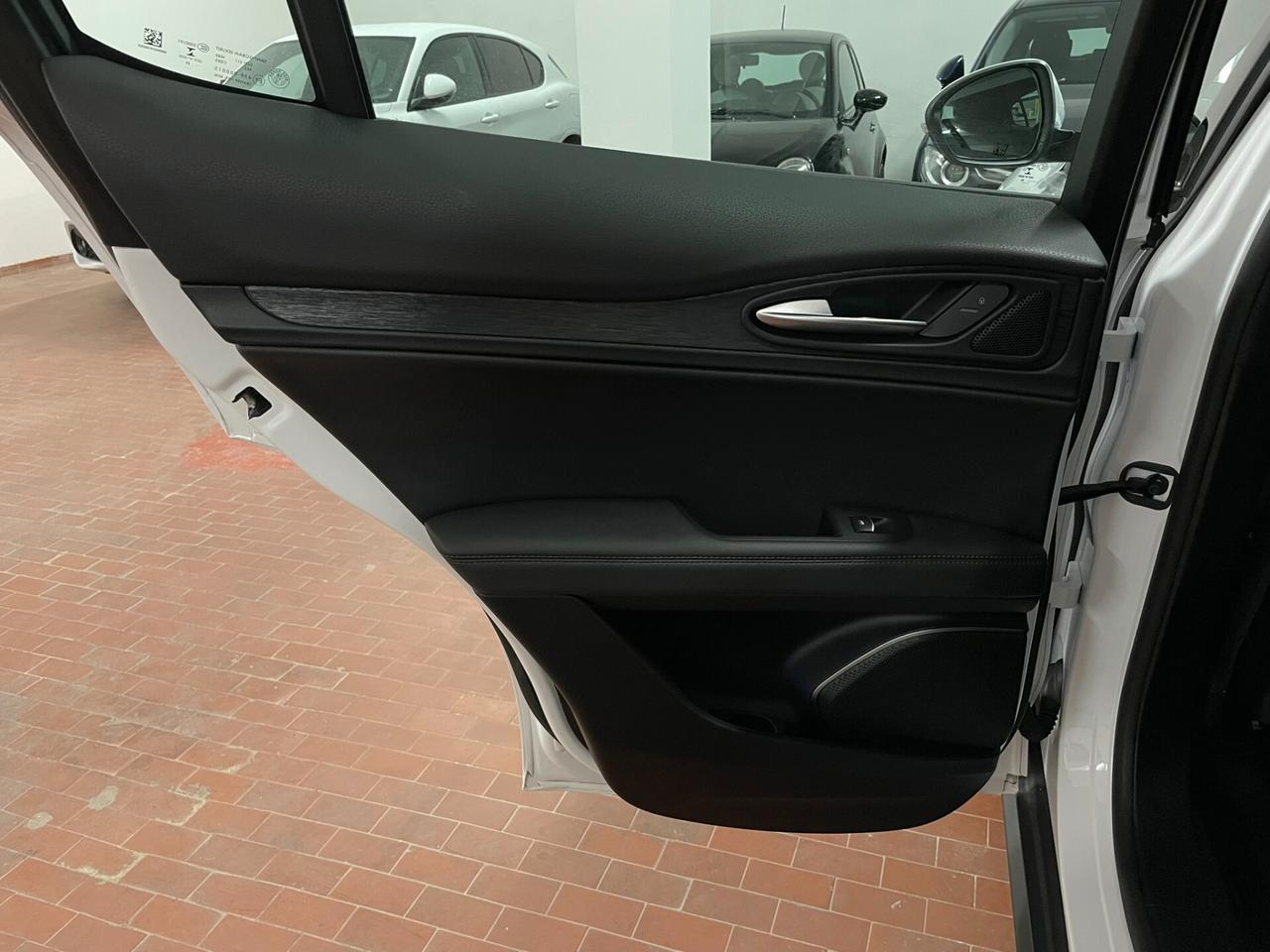 Alfa Romeo Stelvio 2.2 TD 190 CV BUSINESS Q4 CAMERA CARPLAY BLIND 2 PDC TUTTA TAGLIANDATA