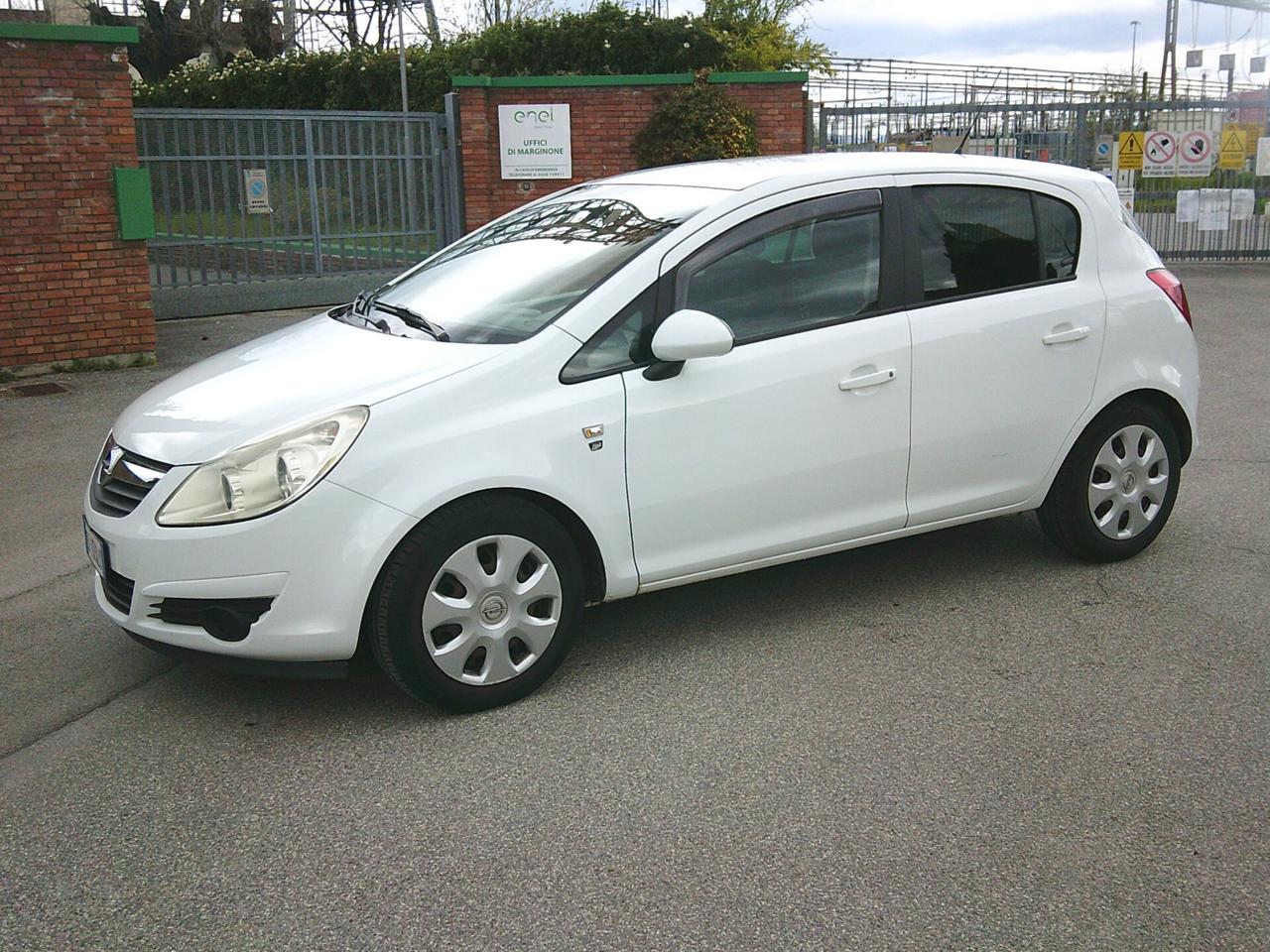 Opel Corsa 1.2 5 porte