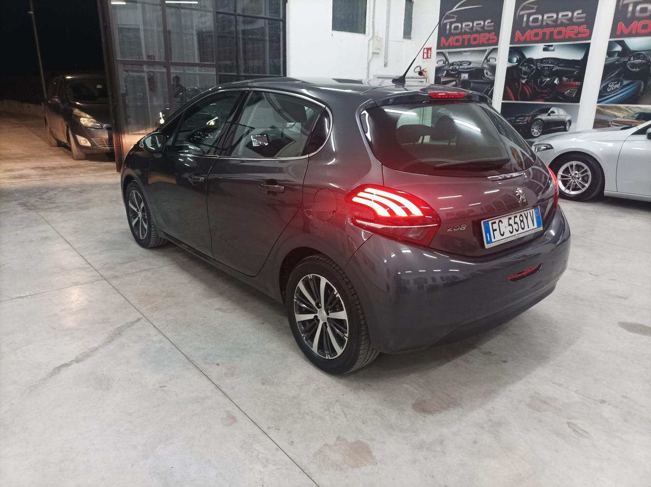 Peugeot 208 BlueHDi 100 5 porte Allure 06/2016