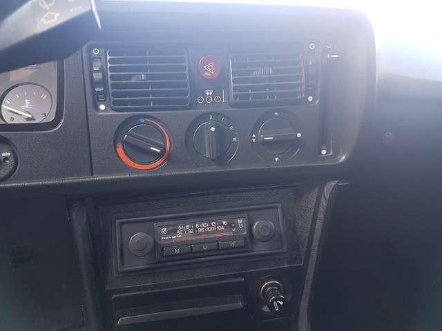 BMW 323 i coupe
