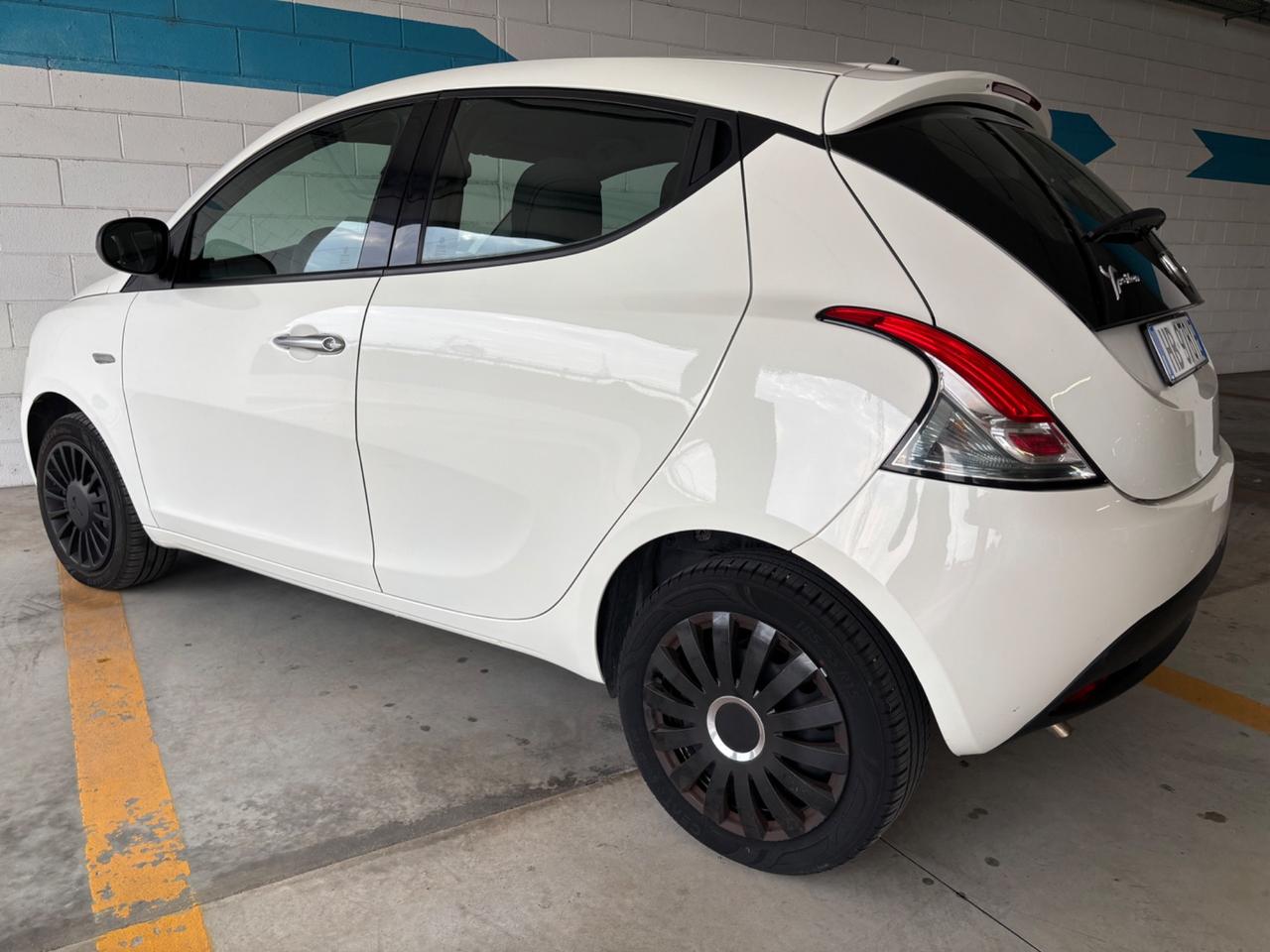 Lancia Ypsilon Hybrid (con soli 108000km)