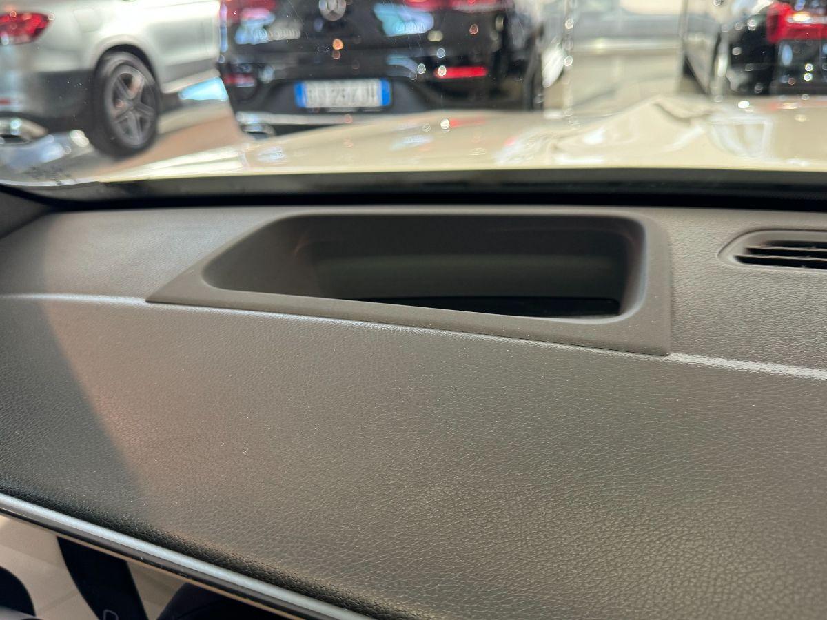 MERCEDES GLB 200 d Automatic 4Matic Premium AMG
