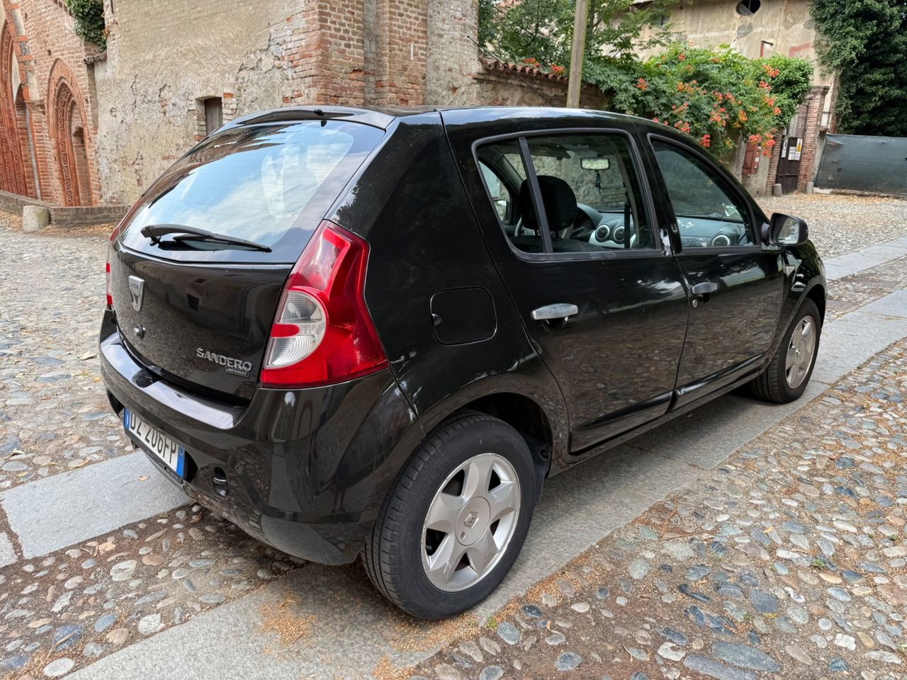Dacia Sandero 2010 photo 4