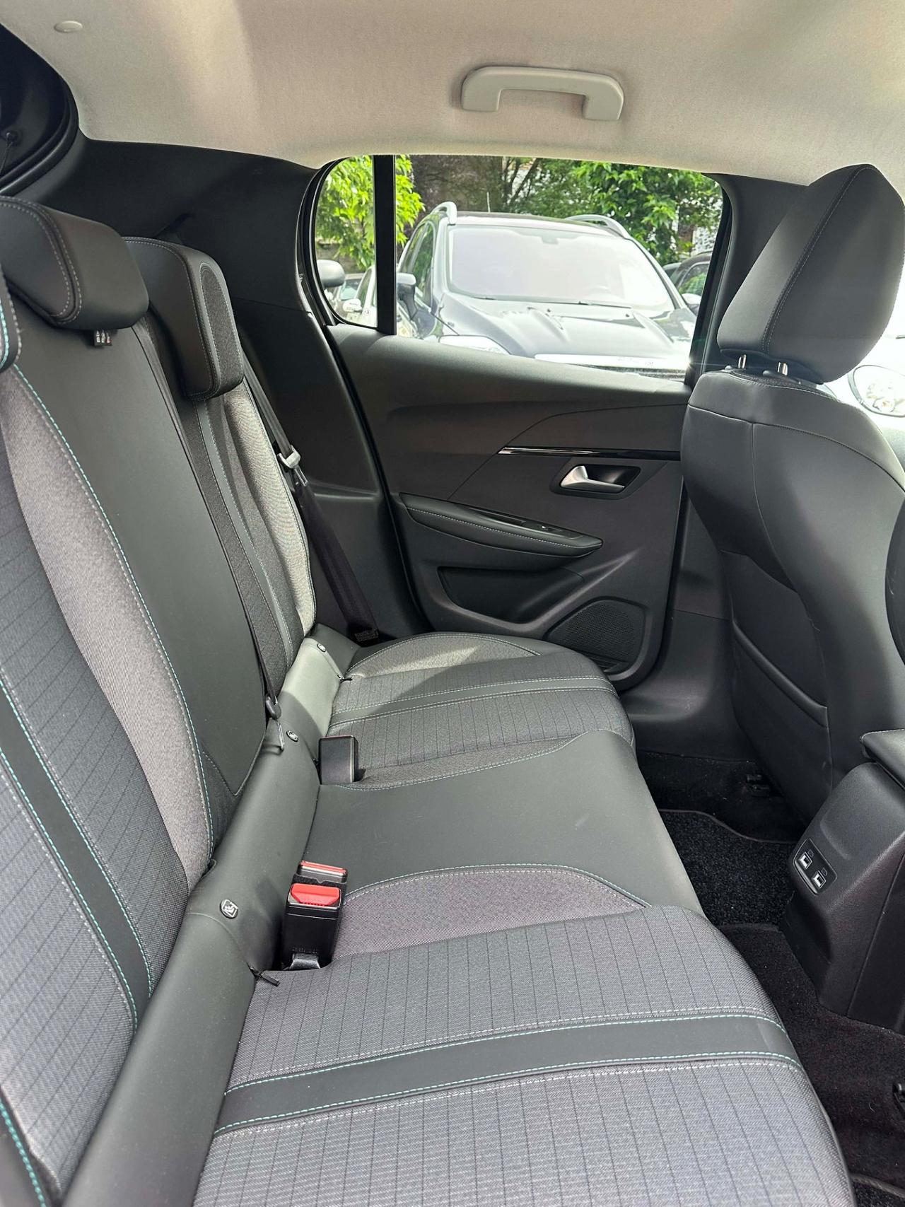 Peugeot 208 100 5P AUTOMATICA ALLURE NAVI 3D COCKPIT FULLOPT
