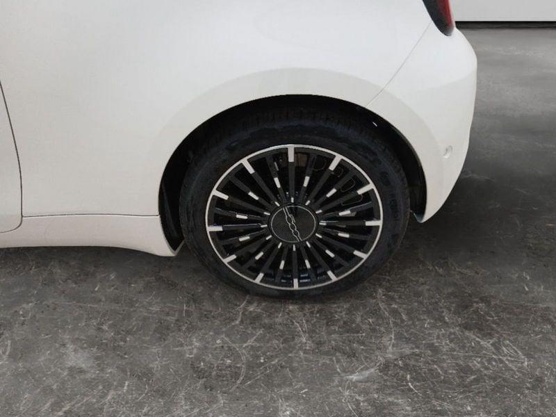 FIAT 500 500e 42 kWh La Prima