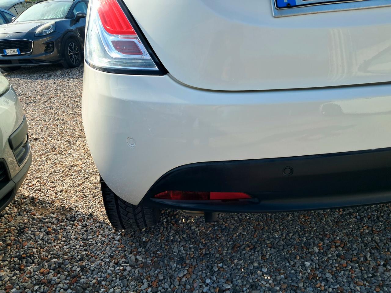 Lancia Ypsilon 1.2 5 porte GPL Platino