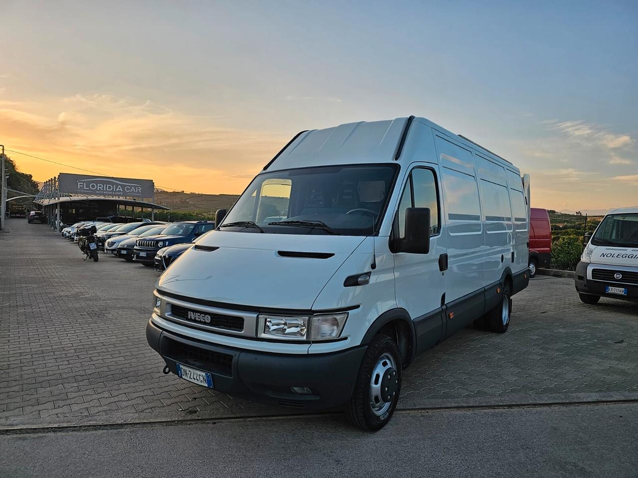 IVECO DAILY 35C13 2.8 TD GEMELLATO SOLO 180000KM