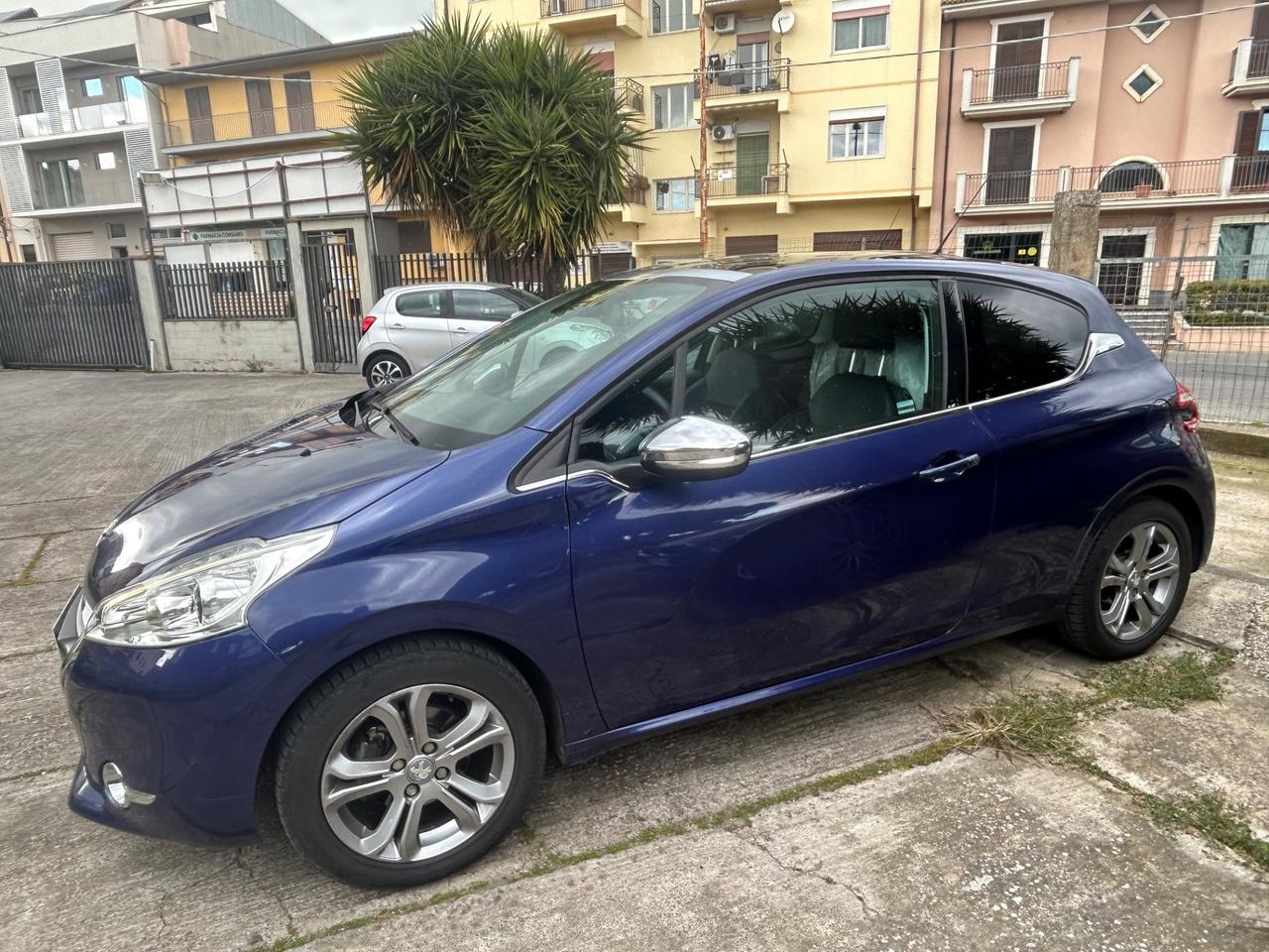 Peugeot 208 1.6 e-HDi 92 CV 3 porte Allure
