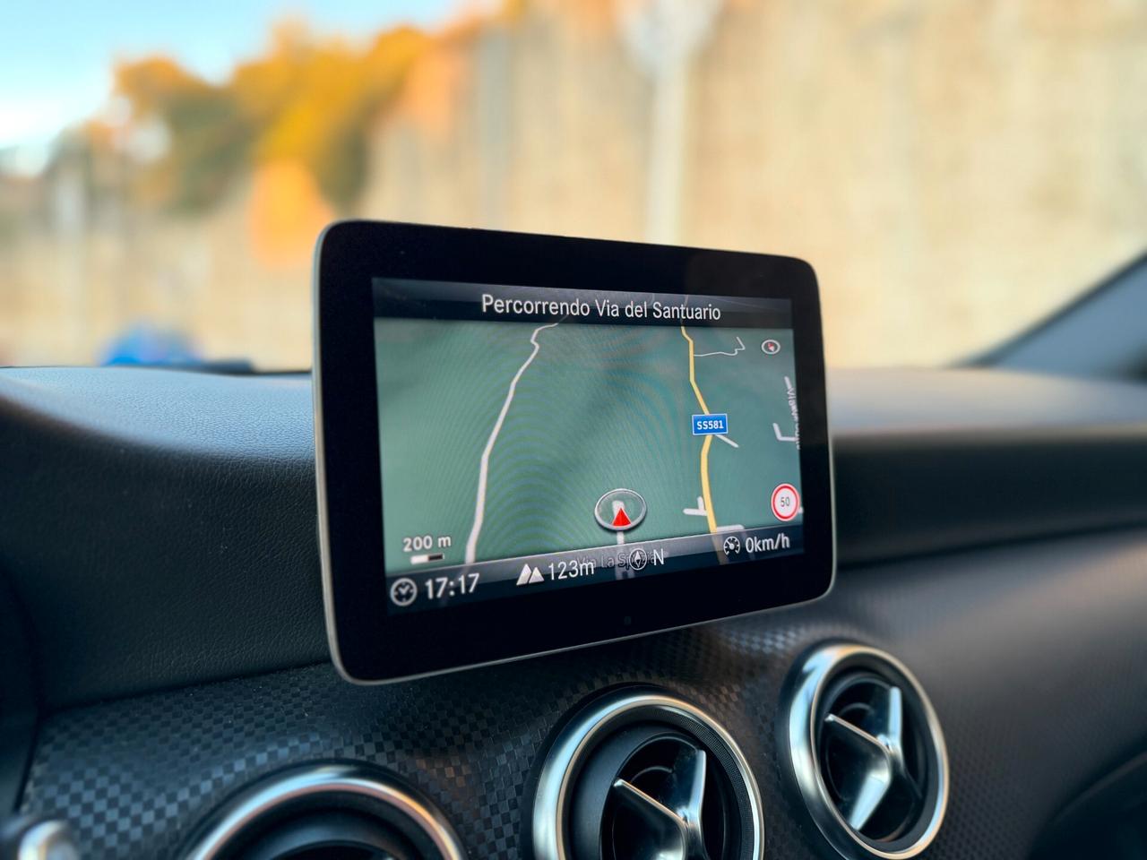 Mercedes A180 SPORT/1500 110CV/FULL LED/NAVI/18"