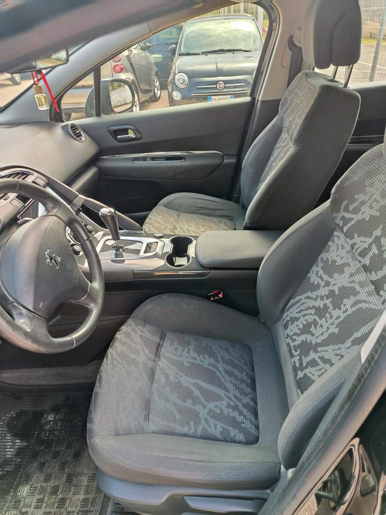 Peugeot 3008 1.6 e-HDi 115CV cambio robotizzato S.&S. Business
