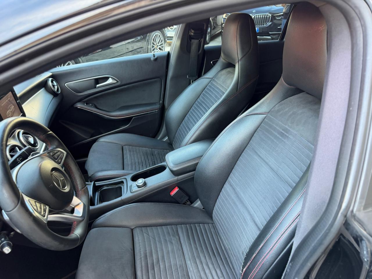 Mercedes-benz CLA 220 d S.W. Automatic Premium Dark Night