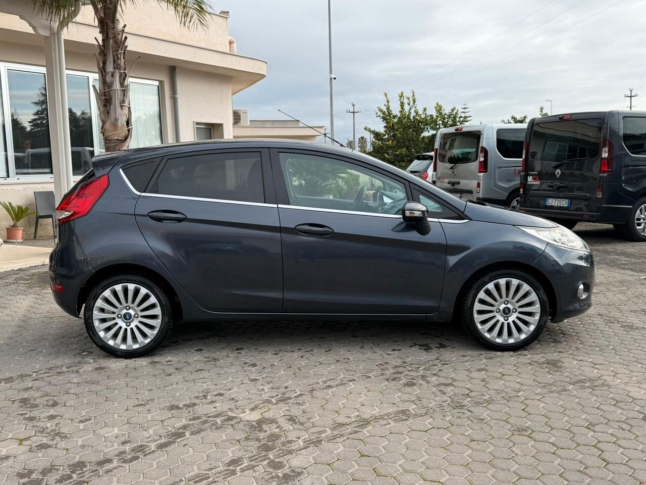 Ford Fiesta 1.4 TDCi 68CV 5 porte Titanium