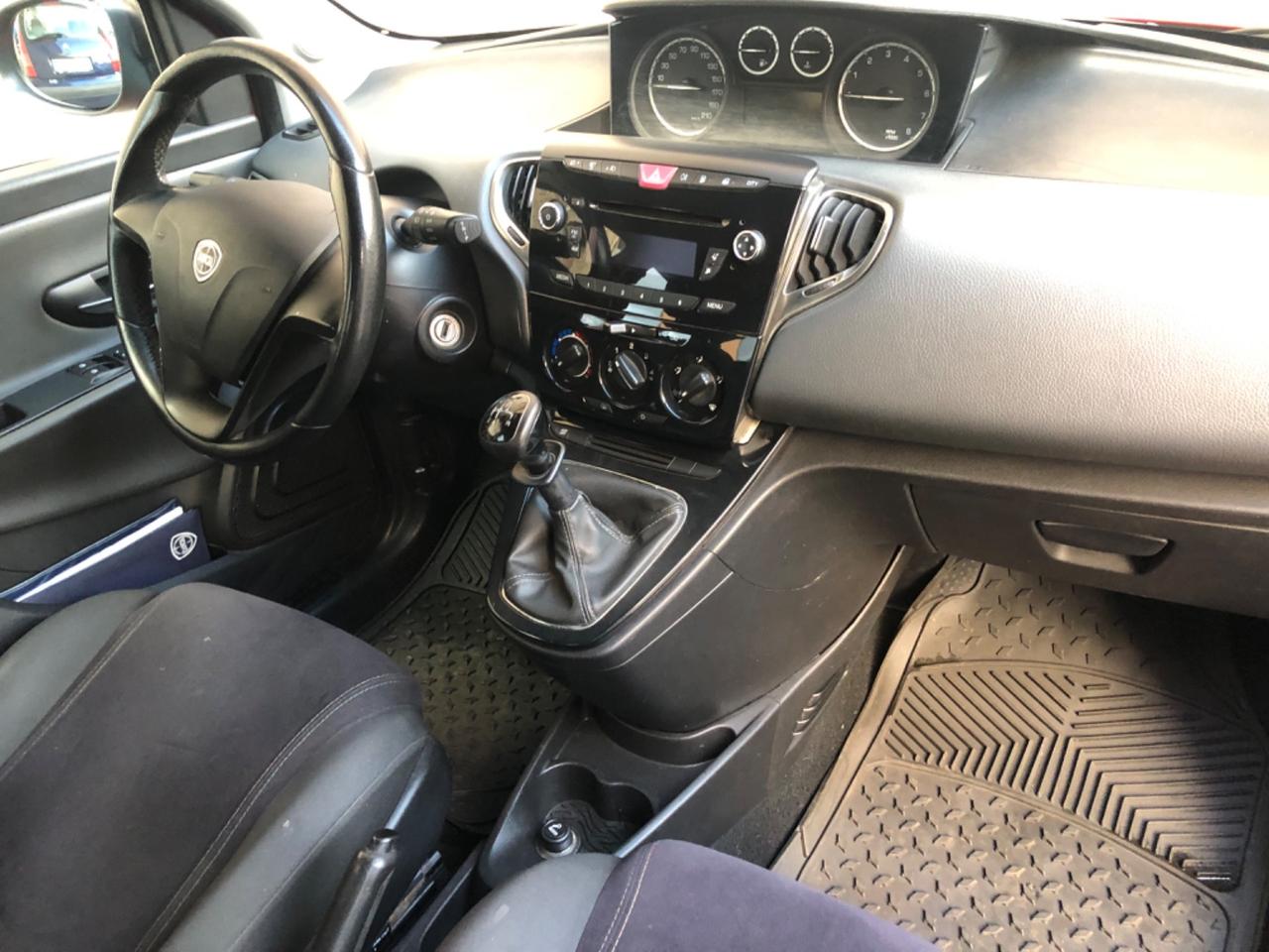 Lancia Ypsilon 0.9 TwinAir benzina/metano Ecochic