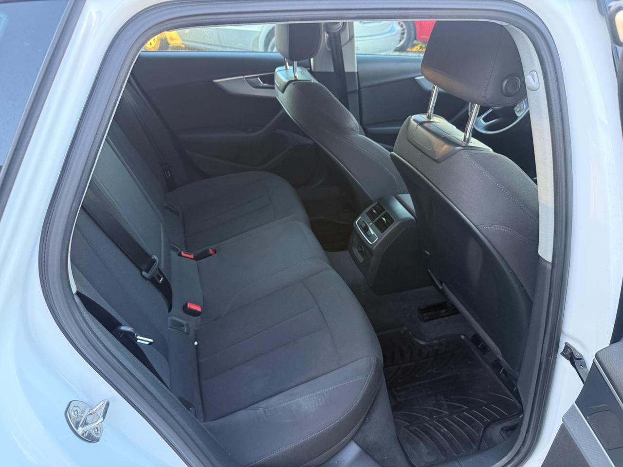 Audi A4 Avant 2.0 TDI 150 CV ultra S tronic Business Sport