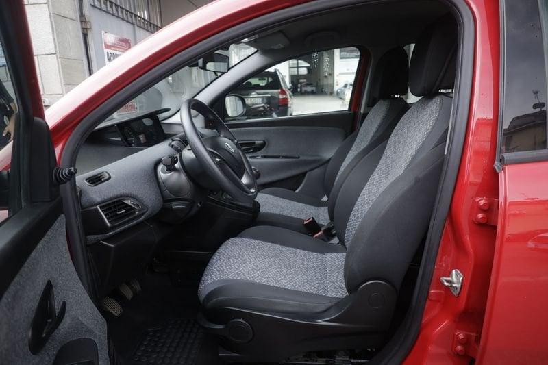 Lancia Ypsilon Lancia Ypsilon 1.0 FireFly 70cv S&S Hybrid SILVER Unicoproprietario