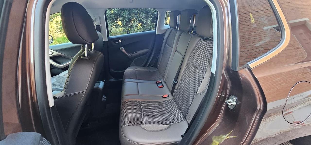 Peugeot 2008 1.6 e-HDi 115 CV Stop&Start Allure
