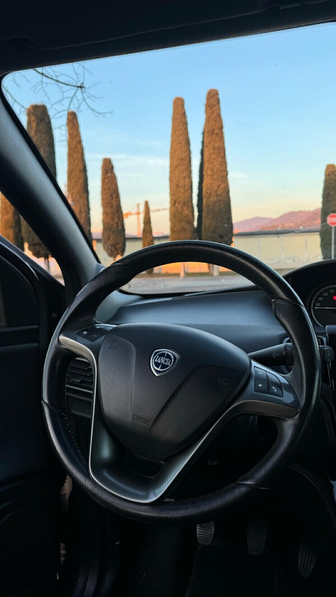 Lancia Ypsilon 0.9 TwinAir Neopatentati