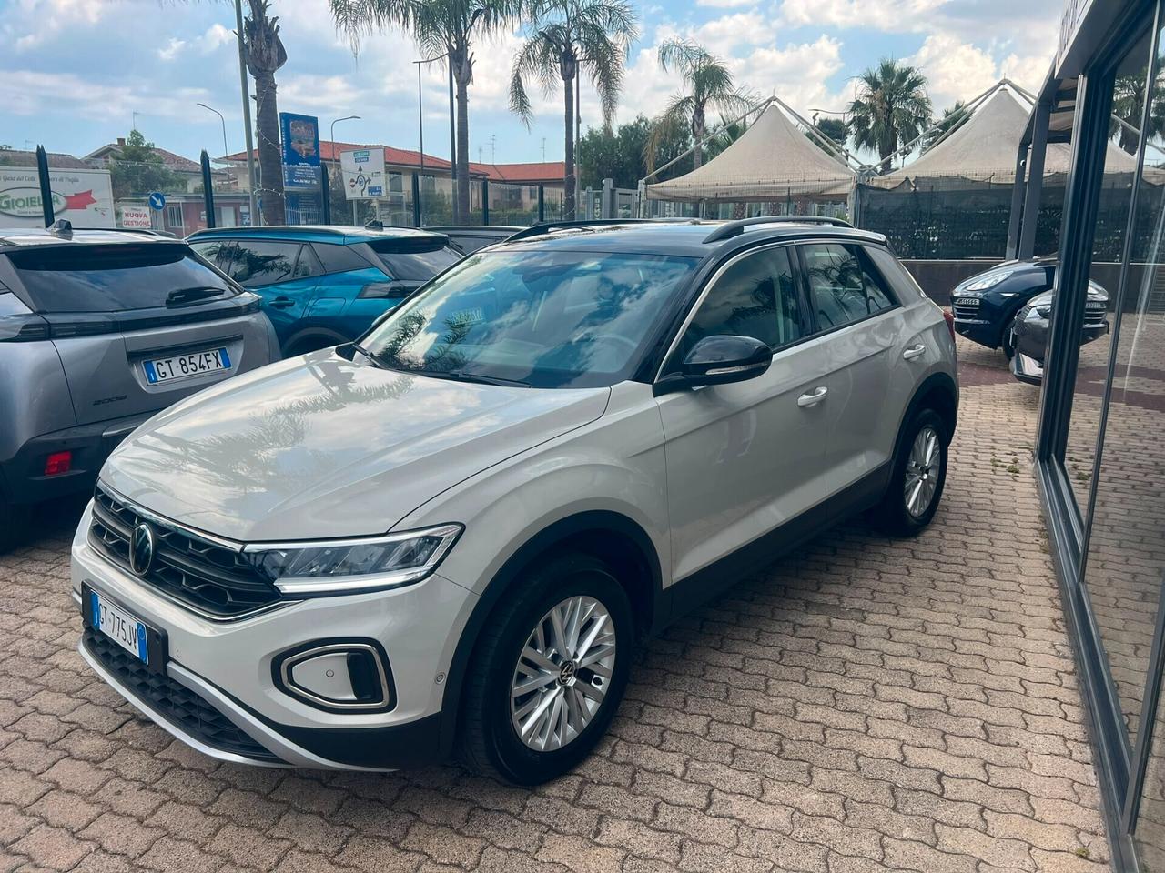 Volkswagen T-Roc 1.5 TSI ACT DSG R-Line