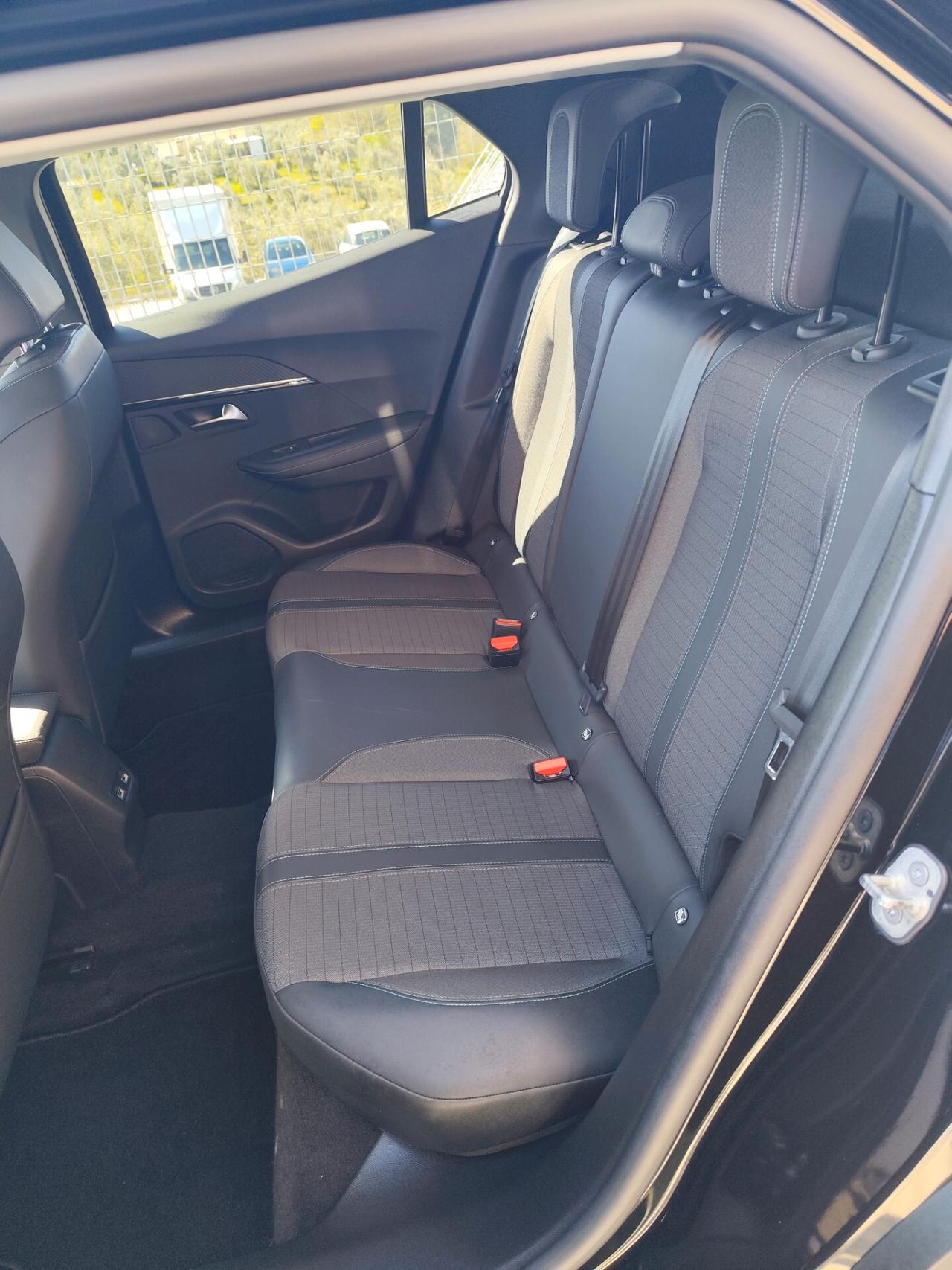 Peugeot 2008 BlueHDi 110 S&S Allure Pack