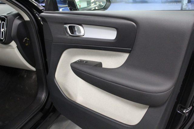 VOLVO XC40 2.0 D3 150 CV Momentum Pro Automatica