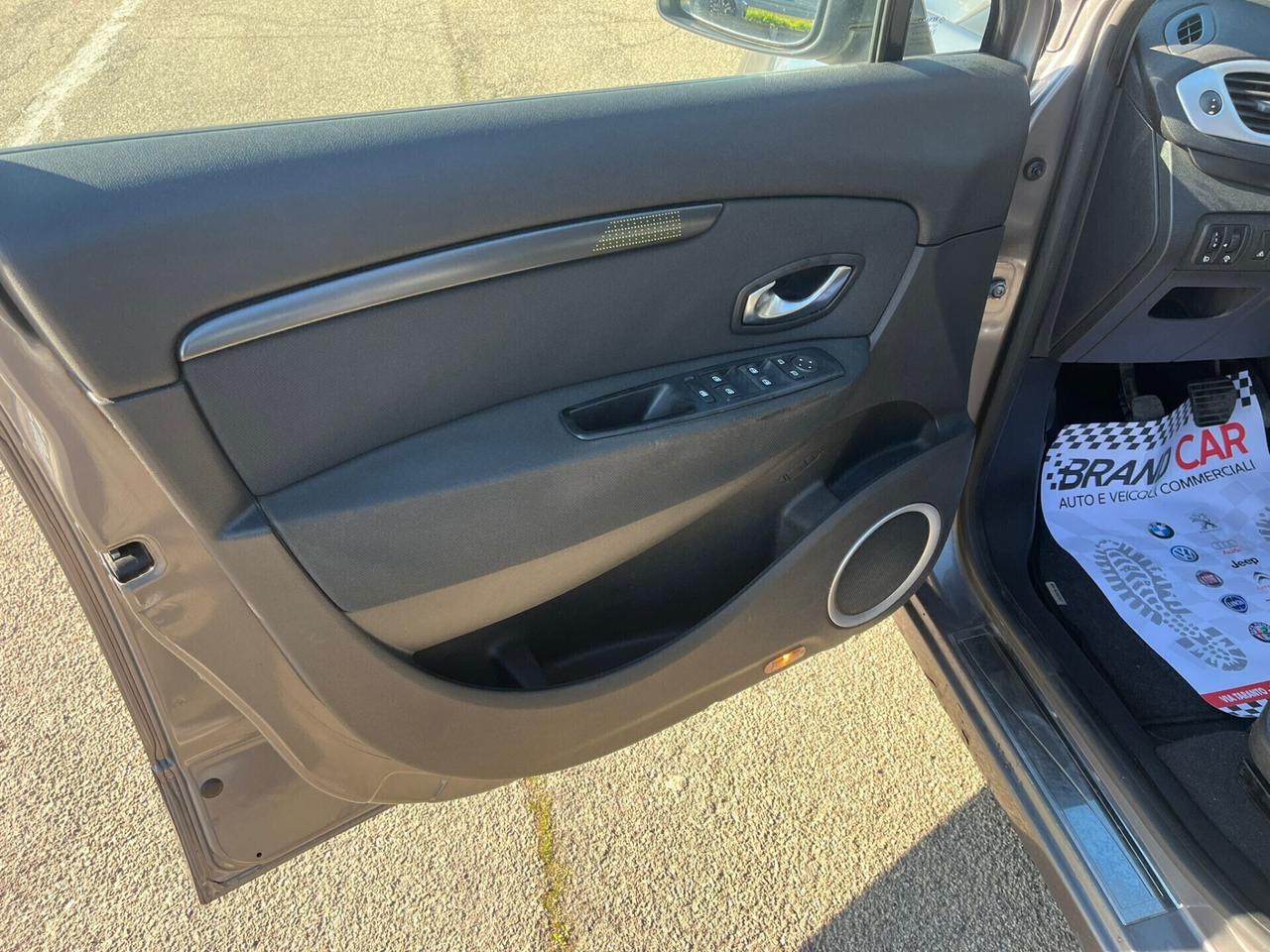 Renault Scenic X Mood 1.5 dCi 110CV Dynamique 2010