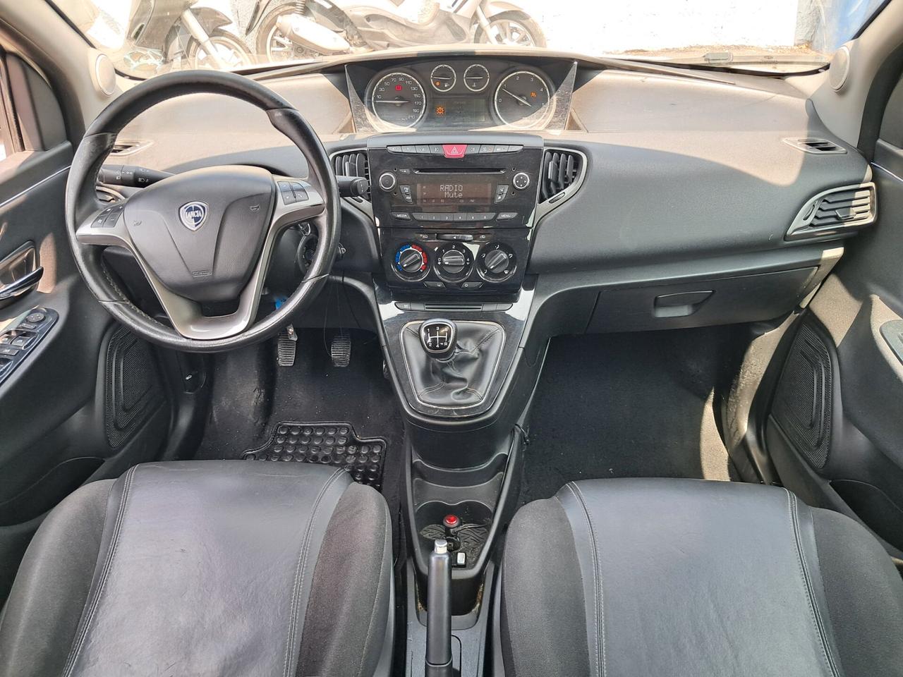 Lancia Ypsilon 1.3 MJT 95 CV Tetto Apribile